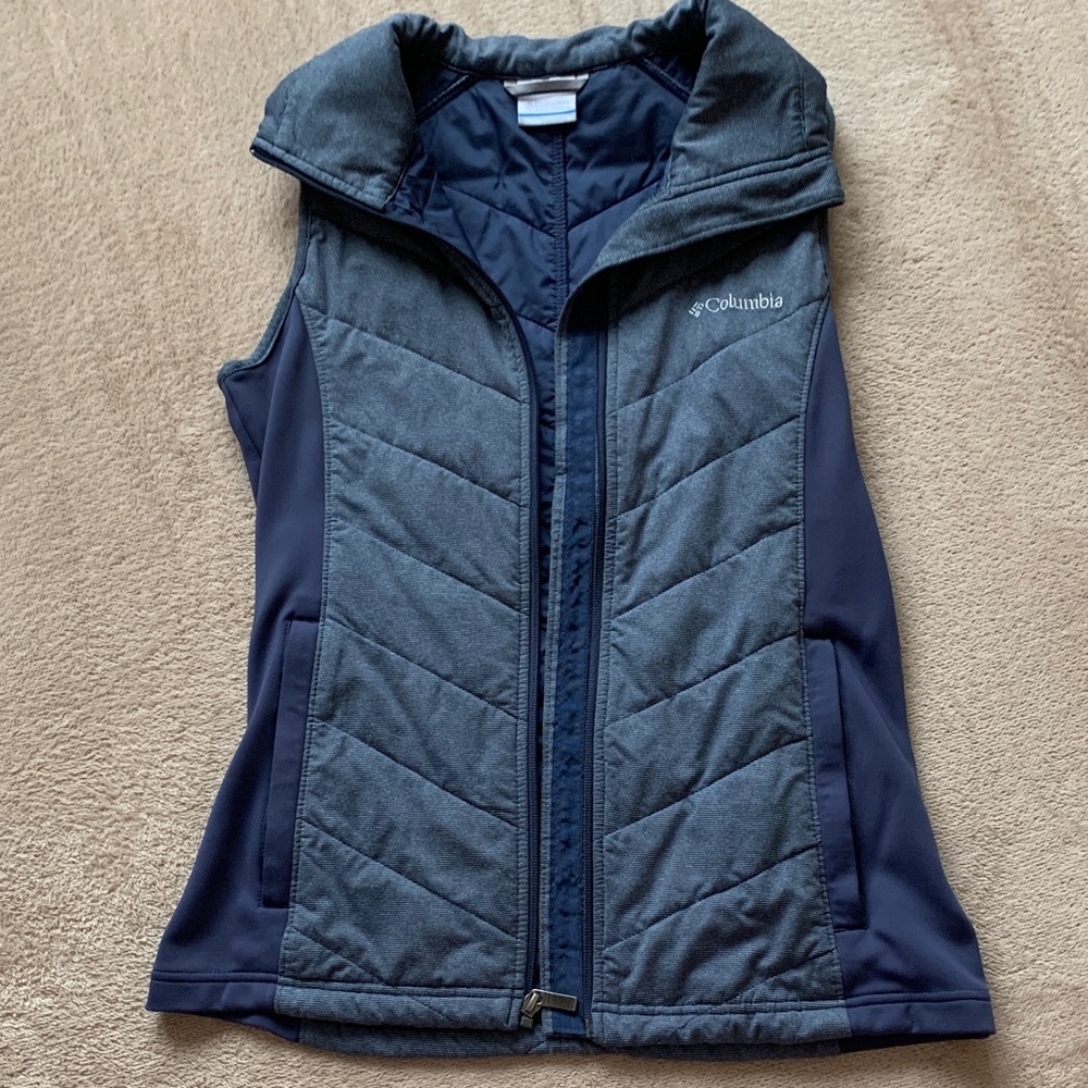 Woman's Columbia Blue Vest Size S